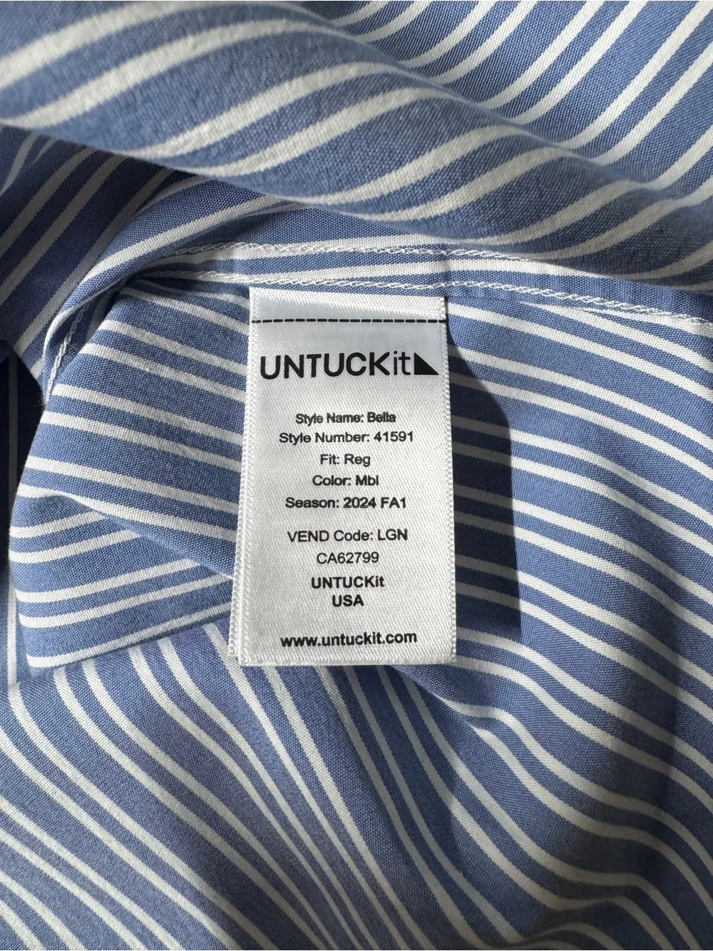 {UNTUCKit} 
